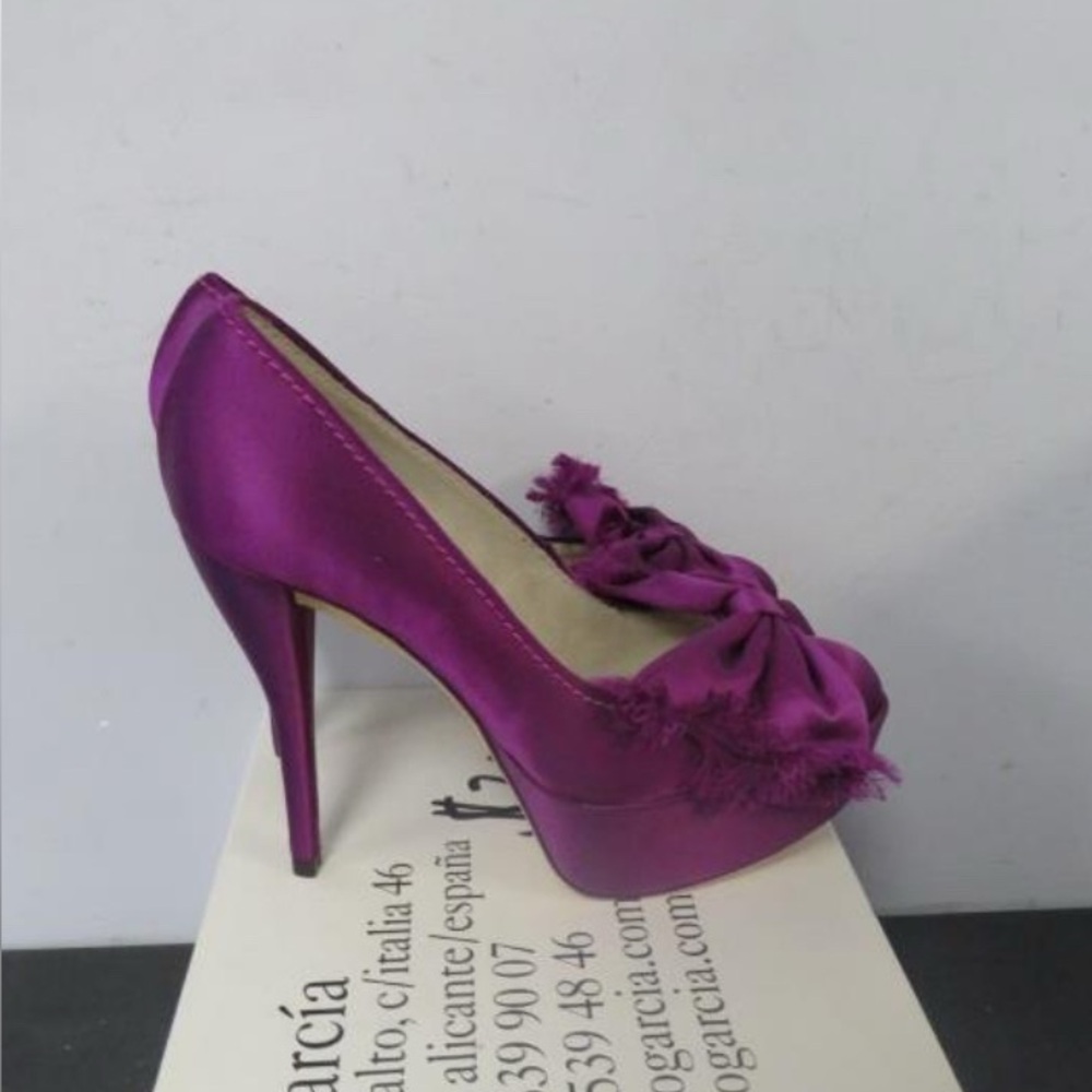 EUC | Pedro Garcia Purple Beverly Satin High Heel Pumps!!!